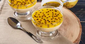 Mousse de maracujá com 4 ingredientes? Sim, e fica perfeito