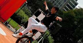 “Carlos Felipe em Apuros” com Caffi Otta no Sesc Pompeia