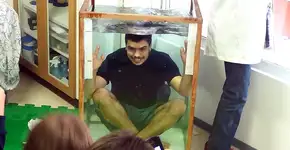 Método de ensino de professor de SP prende a atenção dos alunos