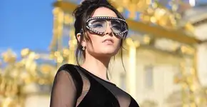 Larissa Manoela mostra lado fashionista em fotos feitas em Paris