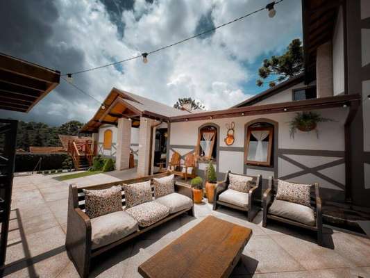 Parte externa do  Hotel Harmonia, em Monte Verde