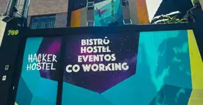 Hostel em SP celebra arte, diversidade e resistência