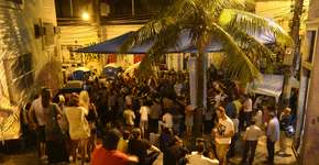 Samba de Lei faz ressaca de carnaval na Pedra do Sal