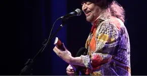 Geraldo Azevedo celebra 100 anos de Jackson do Pandeiro em show