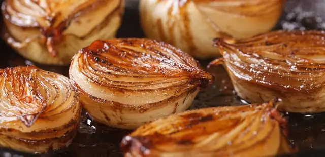 Cebola caramelizada fácil e rápida: eleve seus pratos!