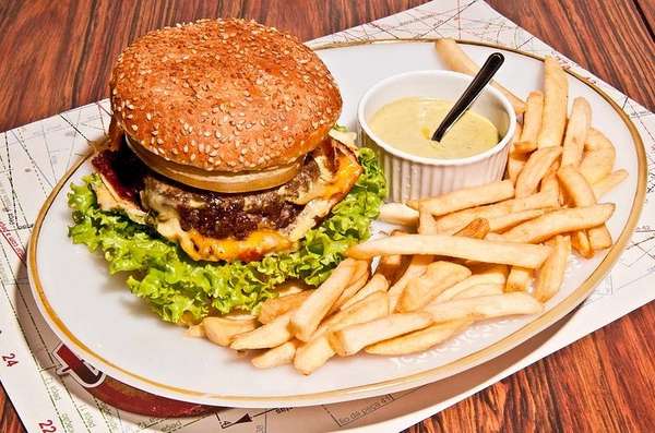 Hambúrguer Tubaína