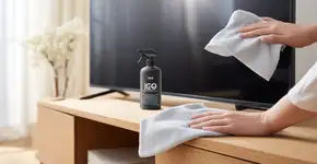 Todo mundo limpa a TV assim e está estragando a tela sem saber todos os meses