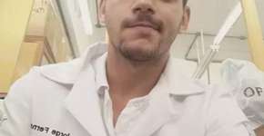 Médico é preso na ala covid por suspeita de matar o tio a facadas