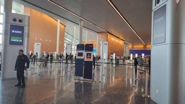 O terminal da MSC em Miami é amplo e conta com 22 pontos de checagem eletrônico 