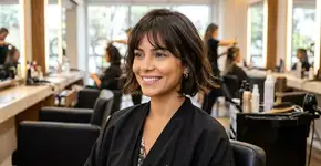 O corte chanel repaginado está em alta novamente para afinar o rosto e dar mais elegância ao visual