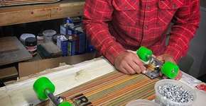 Conheça o skate feito com madeira descartada