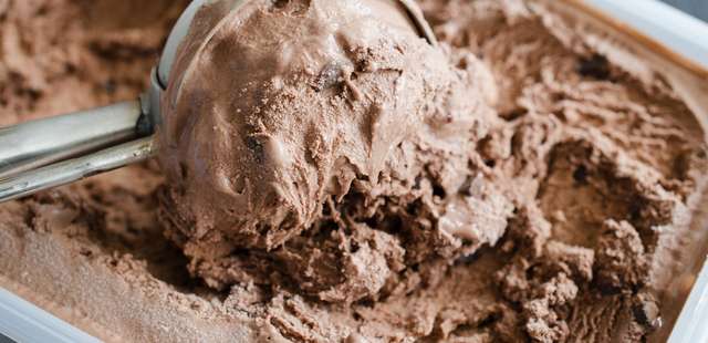 Experimente fazer o delicioso sorvetone em poucos passos