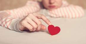 Quem escuta a mãe? Precisamos falar sobre a solidão materna