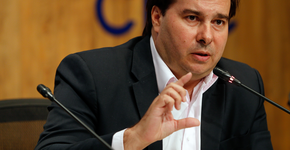 ANS proíbe aumento nos planos de saúde após pressão de Rodrigo Maia