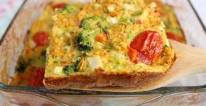 Receita de torta de legumes tão levinha que parece um suflê