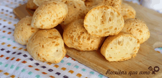 O pão de queijo com 3 ingredientes mais fácil que você já viu