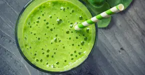 Dois sucos detox para aliviar a ressaca rapidamente