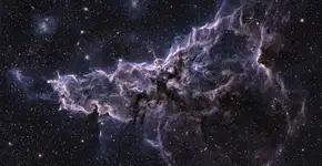 Cientistas investigaram os limites do sistema solar e detectaram uma estrutura luminosa inédita, revelando um novo enigma espacial nas proximidades da Terra