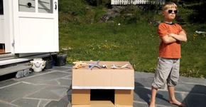 Uma linda história da ‘amizade’ entre um menino e sua caixa de papelão