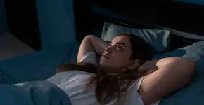 Insônia antes da menstruação: o que explica isso?