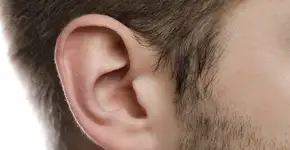 Câncer de laringe pode provocar este sintoma no ouvido