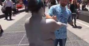 Performance com ‘plus size’ desafia padrões de beleza