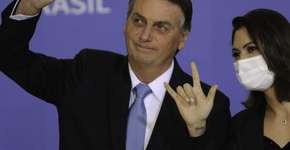 Bolsonaro confessa que chora no banheiro