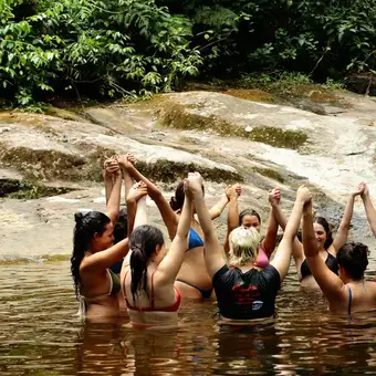 Featured mobile: O mundo é delas: a nova era das mulheres que viajam juntas por irmandade, liberdade e segurança