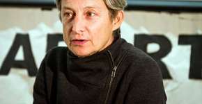 Judith Butler é xingada e agredida em aeroporto de São Paulo