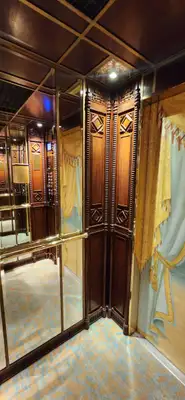 Detalhes do elevador do Copacabana Palace