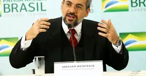 Ministro da Educação divulga fake news em meio a crise no SISU