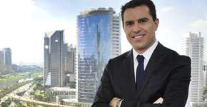 Rodrigo Bocardi tira roupa ao vivo ‘bora pra praia!’