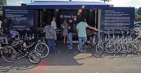 Curitiba ganha serviço de aluguel de bike elétrica