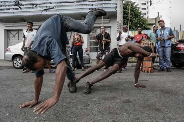 O movimento auxilia as pessoas na cracolândia e organiza eventos culturais