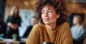 Por que pessoas que falam menos podem ser mais inteligentes socialmente