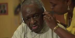 Música faz idoso voltar a se comunicar