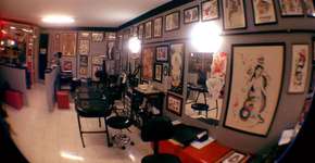 Bola não; agulha, sim: estúdio de tatuagem realiza promoção durante jogos do Brasil na Copa do Mundo