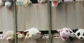 Banksy usa bichinhos de pelúcia para denunciar crueldade com animais