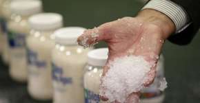 “Chuva sólida”: mexicano inventa pó que absorve grandes quantidades de água e pode ser solução para seca