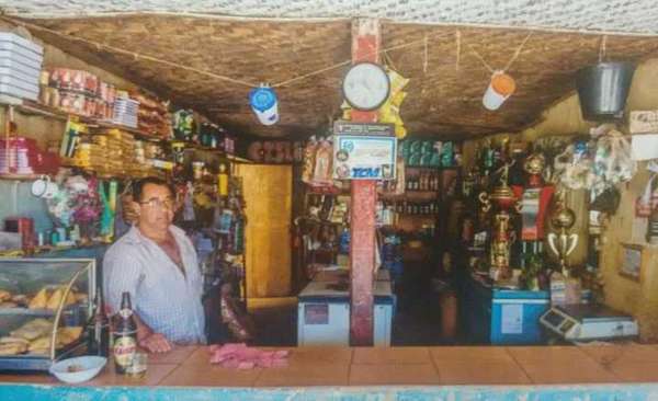 O bar de Carlos antes do rompimento da barragem