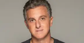 Luciano Huck mostra-se insatisfeito com desfile das Forças Armadas