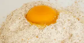 Bolo de fubá  reconfortante e inesquecível