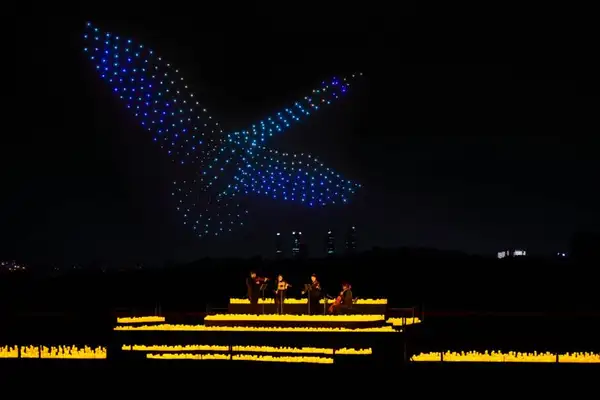 DroneArt Show vai te encantar com um show de luzes