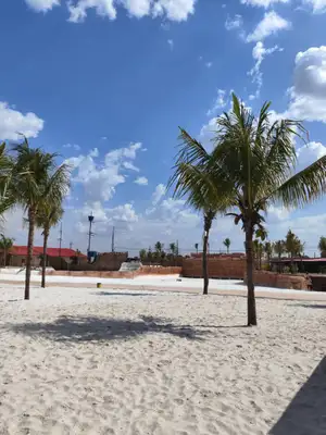 A piscina foi concebida para atender públicos de todas as idades, com ondas que variam em intensidade e ritmo