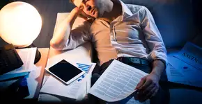 Dormir depois deste horário favorece ganho de peso, revela estudo