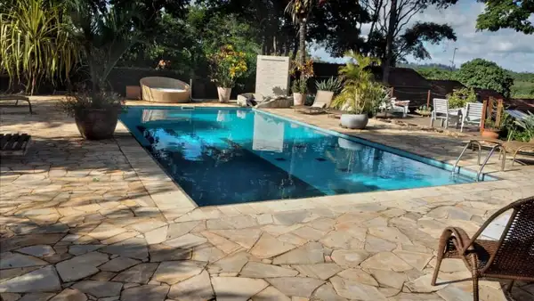 Piscina da Pousada da Lua, em São Pedro