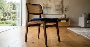 Por que na Argentina eles usam feltro nos pés das cadeiras antes de arrastar o móvel no piso de madeira