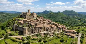 Ruas de pedra e cascatas: a cidade medieval espanhola que parece saída de um conto de fadas