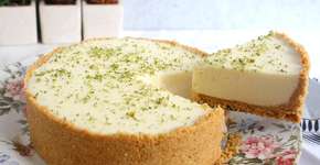 Torta de limão fácil e geladinha que não usa o fogão