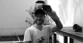 Para alegrar as férias dos filhos, Rodrigo Hilbert constrói montanha-russa no quintal